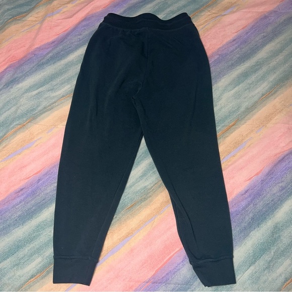 Nike Women Dri-FIT One French Terry Graphic Hoodie&high waisted 7/8 joggers set - Picture 8 of 16